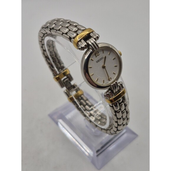 SEIKO White Dial Stainless Steel Ladies\' Watch V400-1409. New Battery. 6.75\